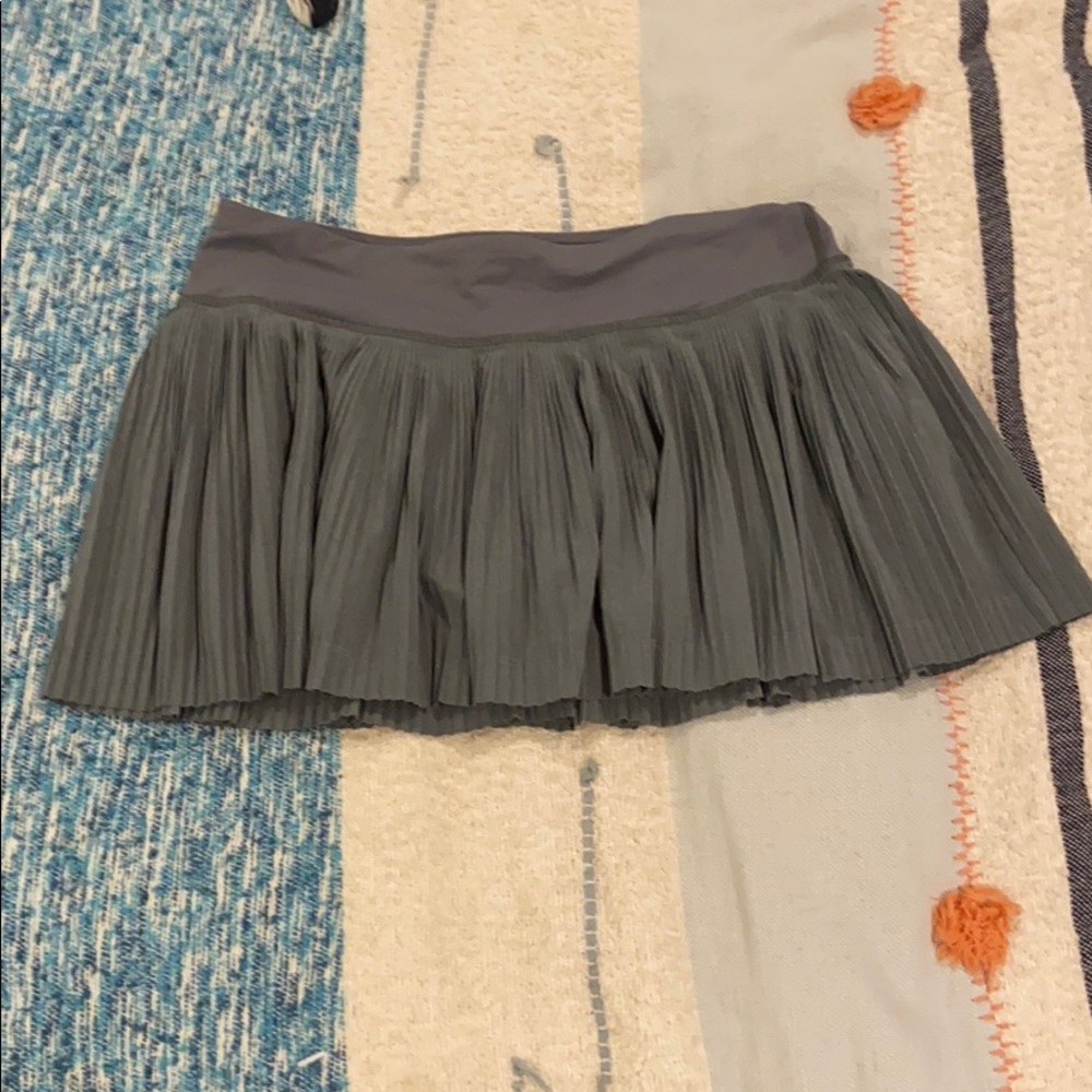lululemon pleat to street skirt